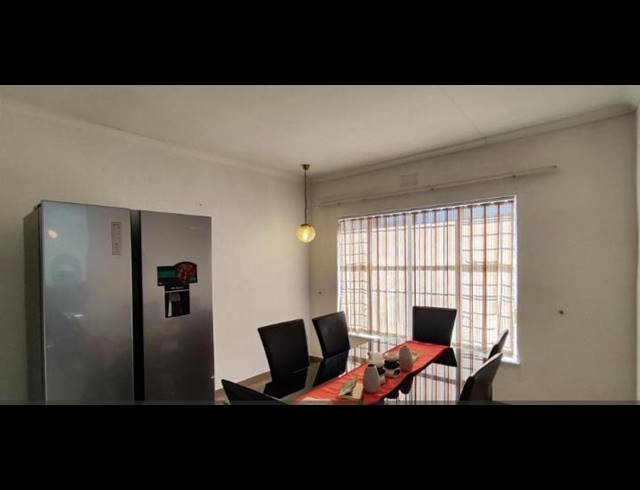 3 BEDROOM HOUSE FOR SALE IN BIRCHLEIGH NORTH